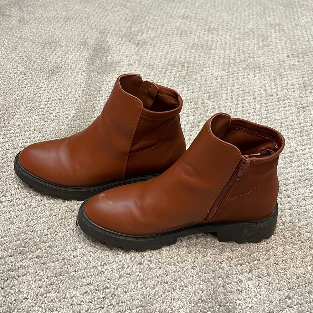 Leather brown booties